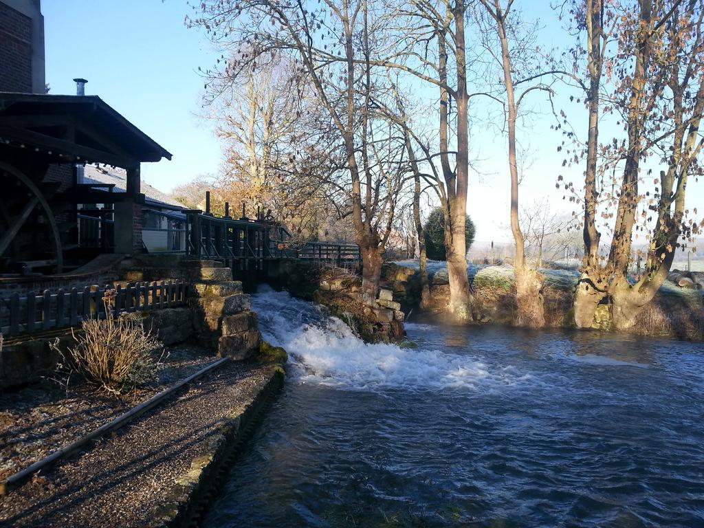 Hotel Logis Moulin Des Forges Saint-Omer-en-Chaussée Exterior foto